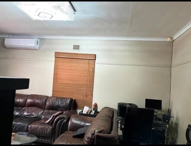 3 BEDROOM HOUSE FOR SALE IN GRANTHAM PARK